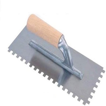Dantyta glaistyklė, kvadratiniais dantimis su medine rankena, 10 mm, 28x12cm